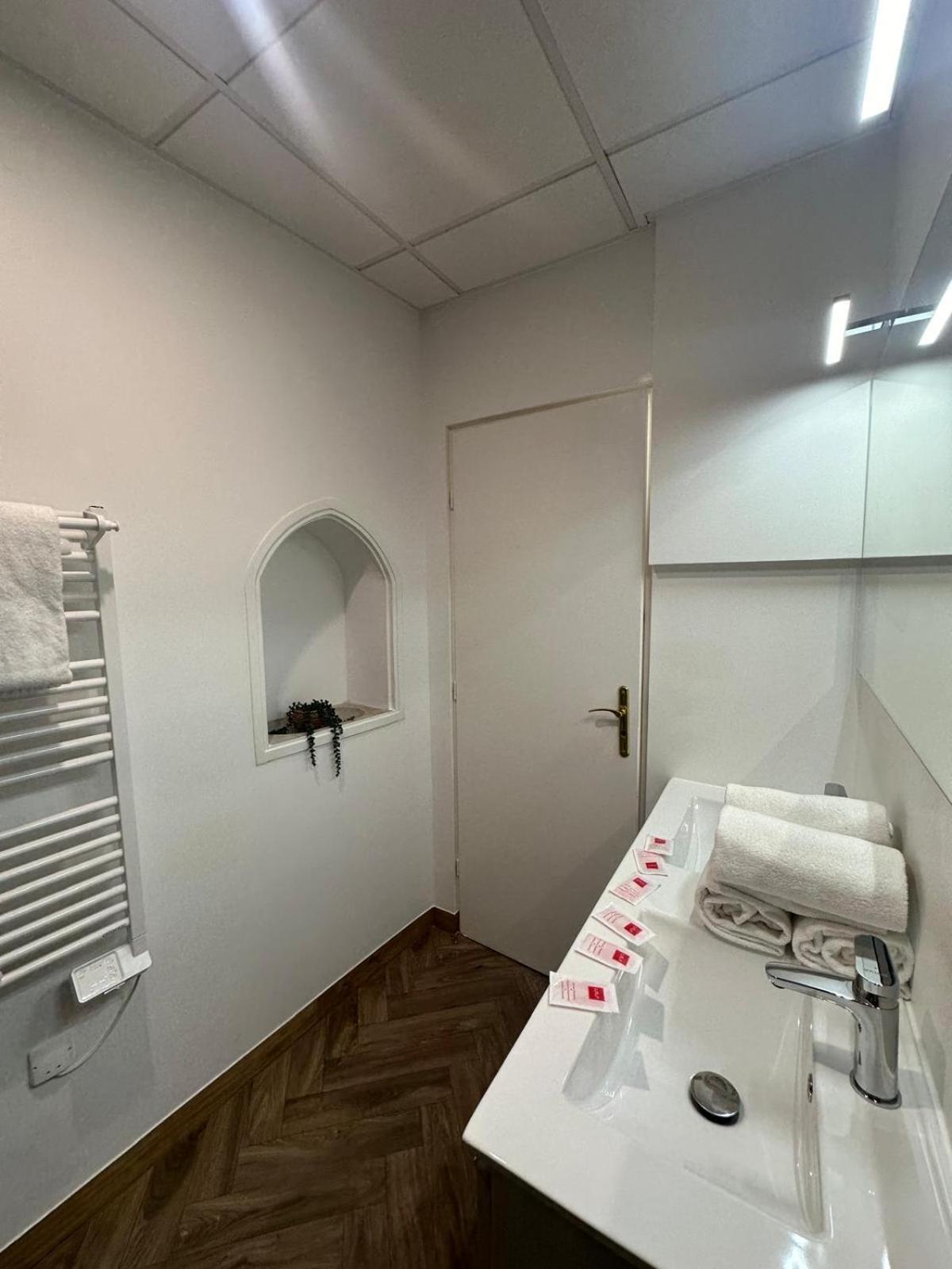 Appartement Du Cloitre 1Er นาร์บอนน์ ภายนอก รูปภาพ