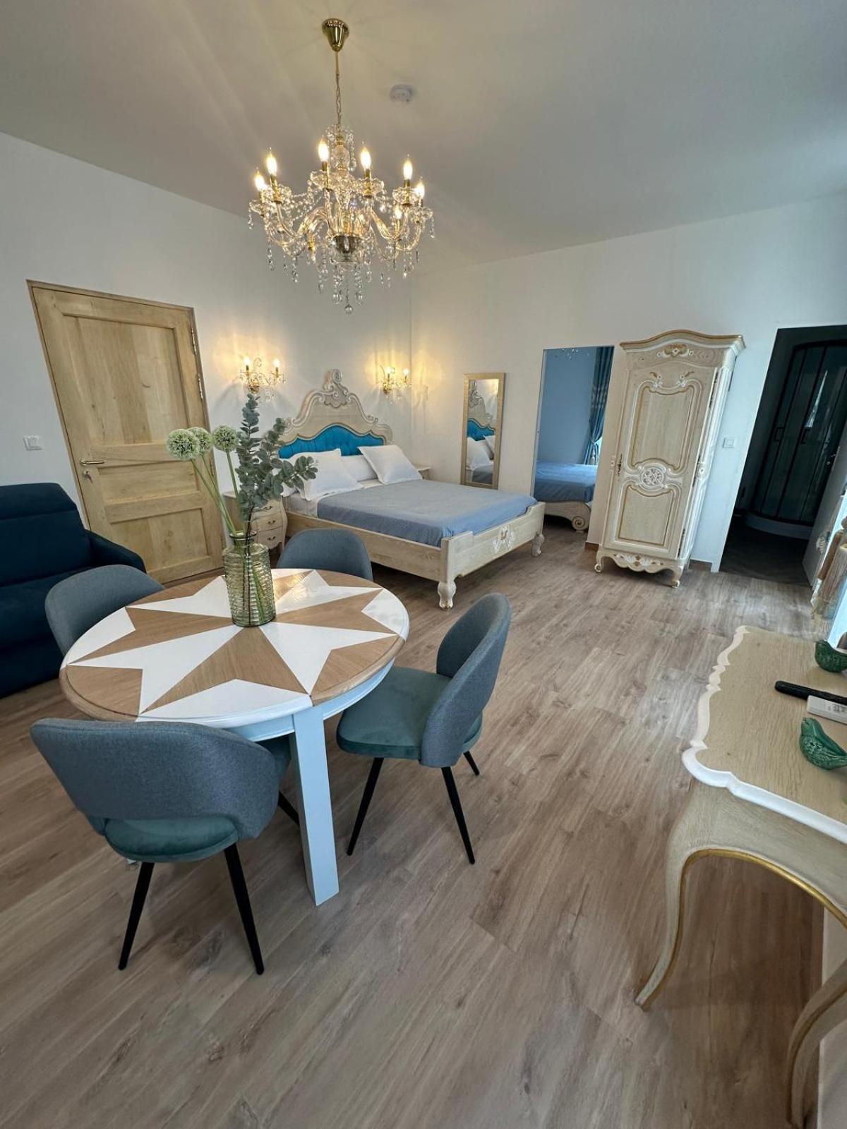 Appartement Du Cloitre 1Er นาร์บอนน์ ภายนอก รูปภาพ