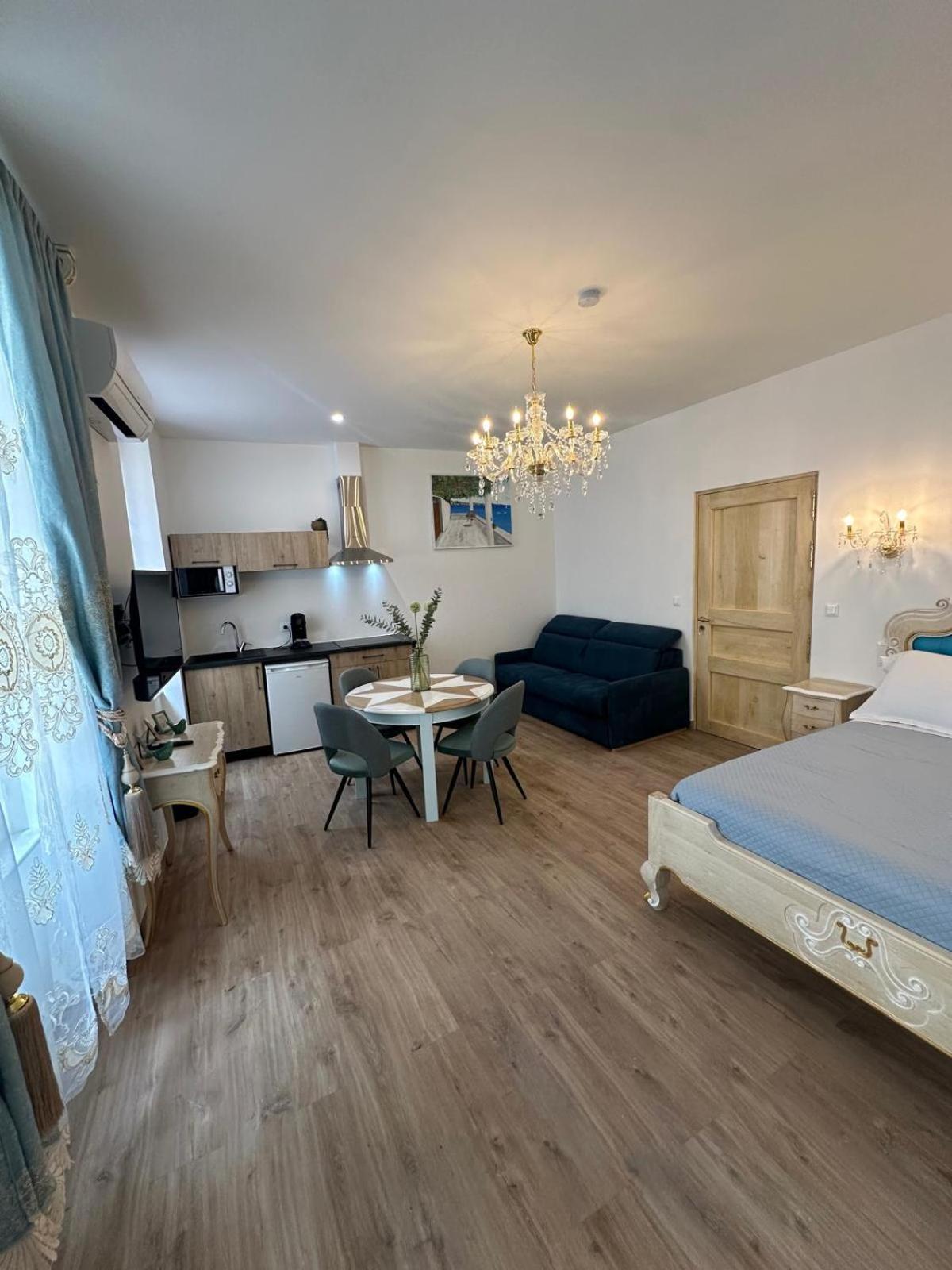 Appartement Du Cloitre 1Er นาร์บอนน์ ภายนอก รูปภาพ