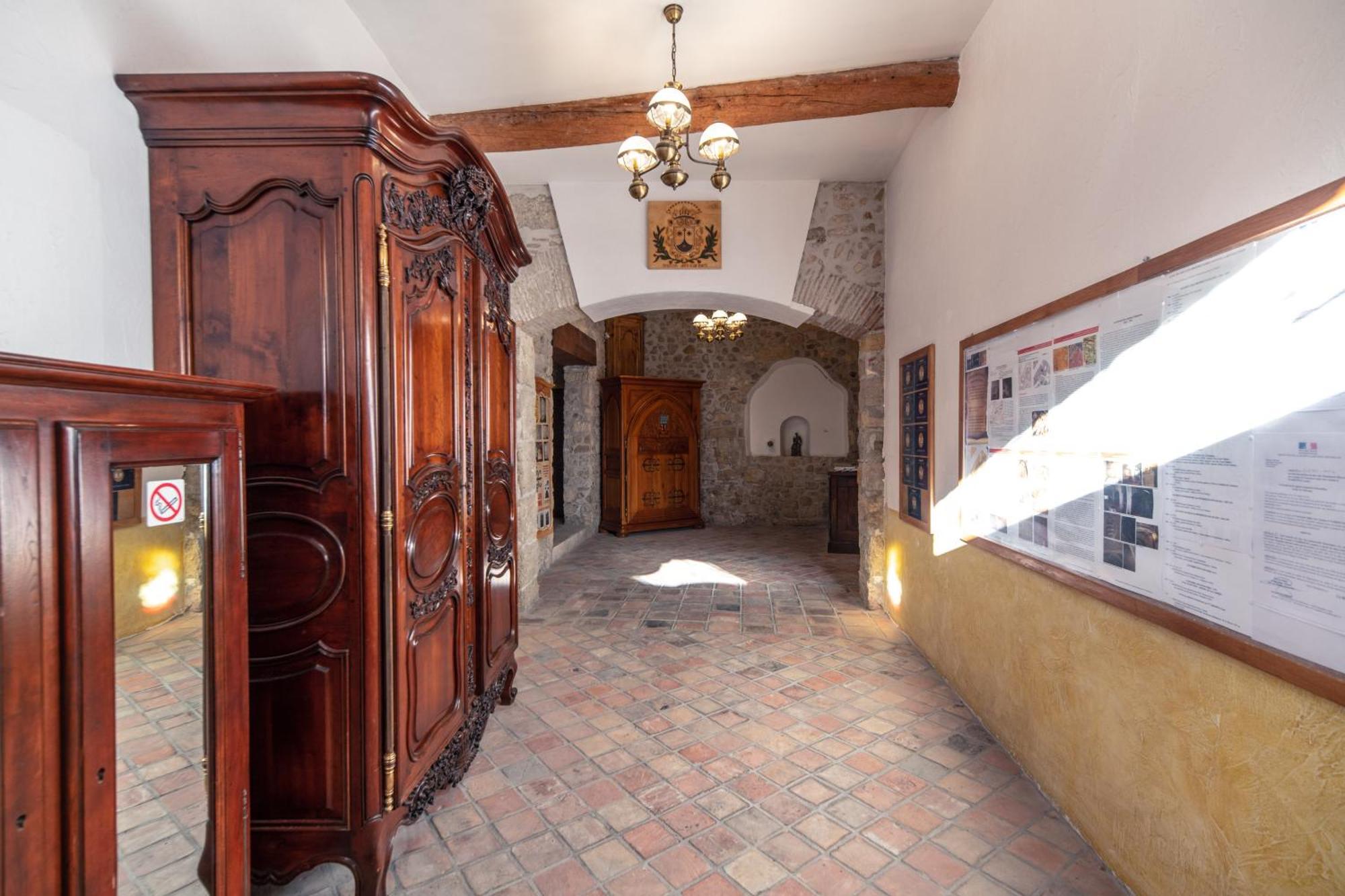 Appartement Du Cloitre 1Er นาร์บอนน์ ภายนอก รูปภาพ